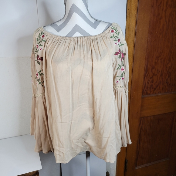 Scrap Work Womans Peasant Blouse embroidered sleeves Size S USA Made - Picture 1 of 7